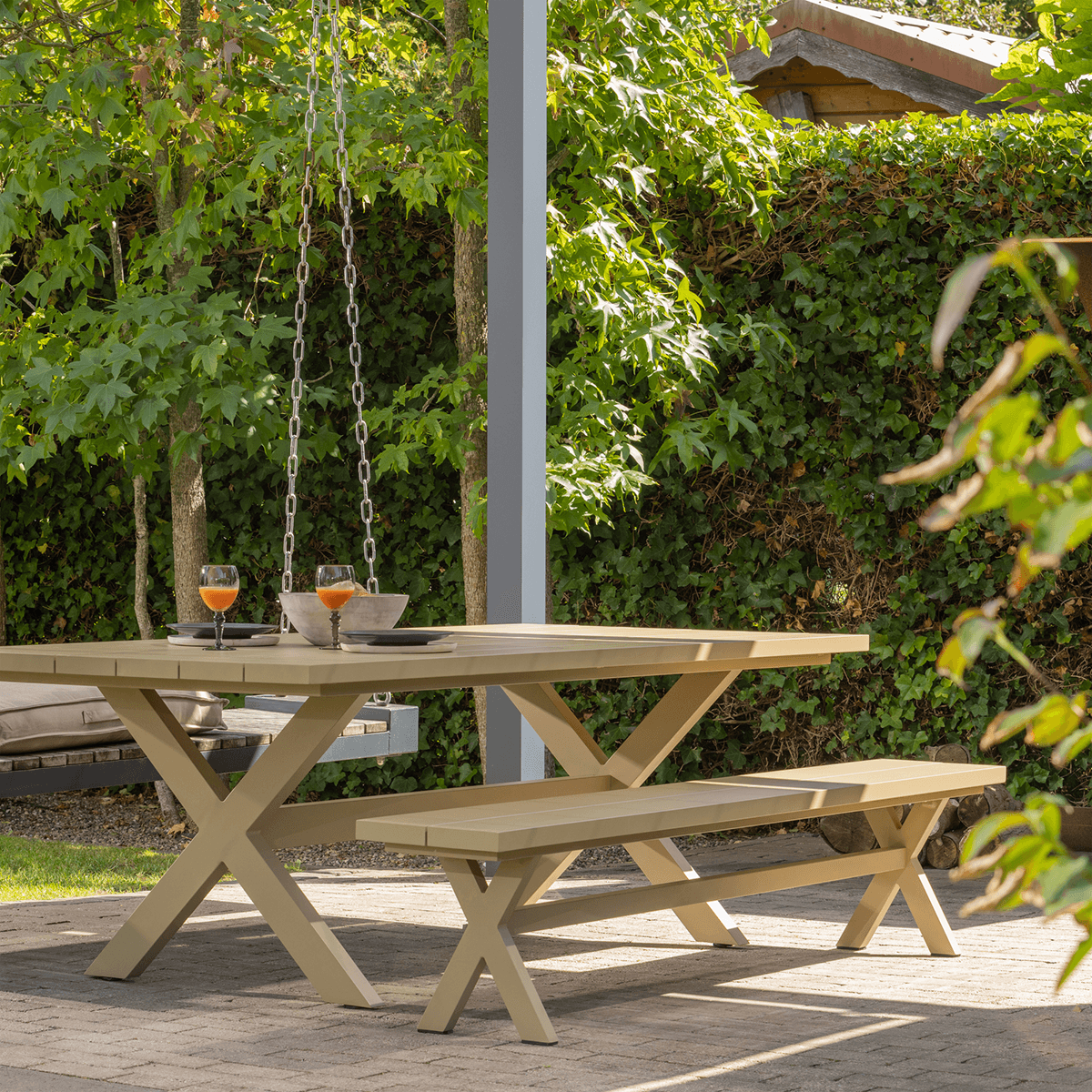 Delta Aluminium Picnic Bench - WOO .Design