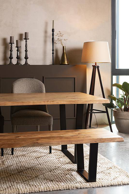 Aka Table