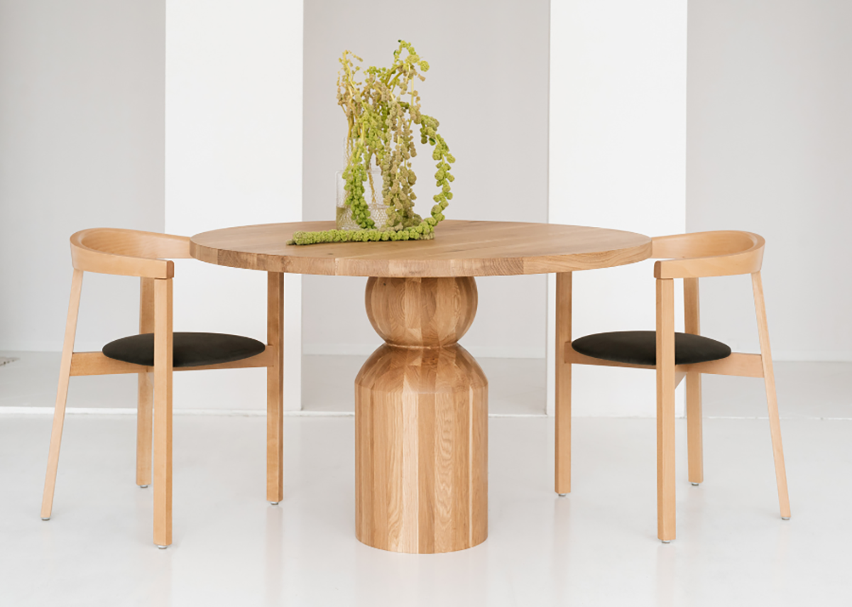 Beth Oak Wood Round Dining Table