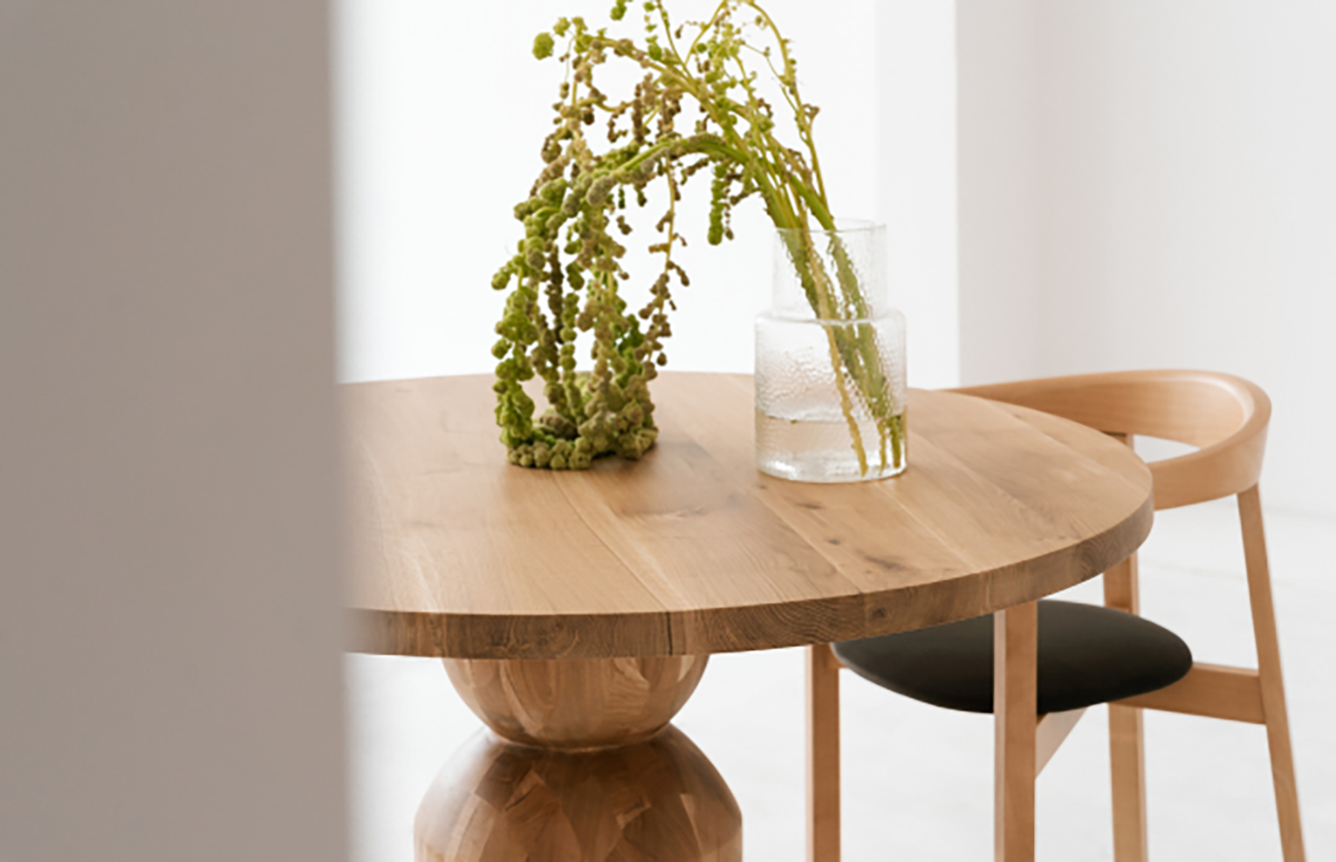 Beth Oak Wood Round Dining Table