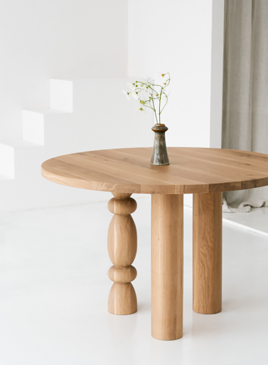 Ciri Oak Wood Round Dining Table