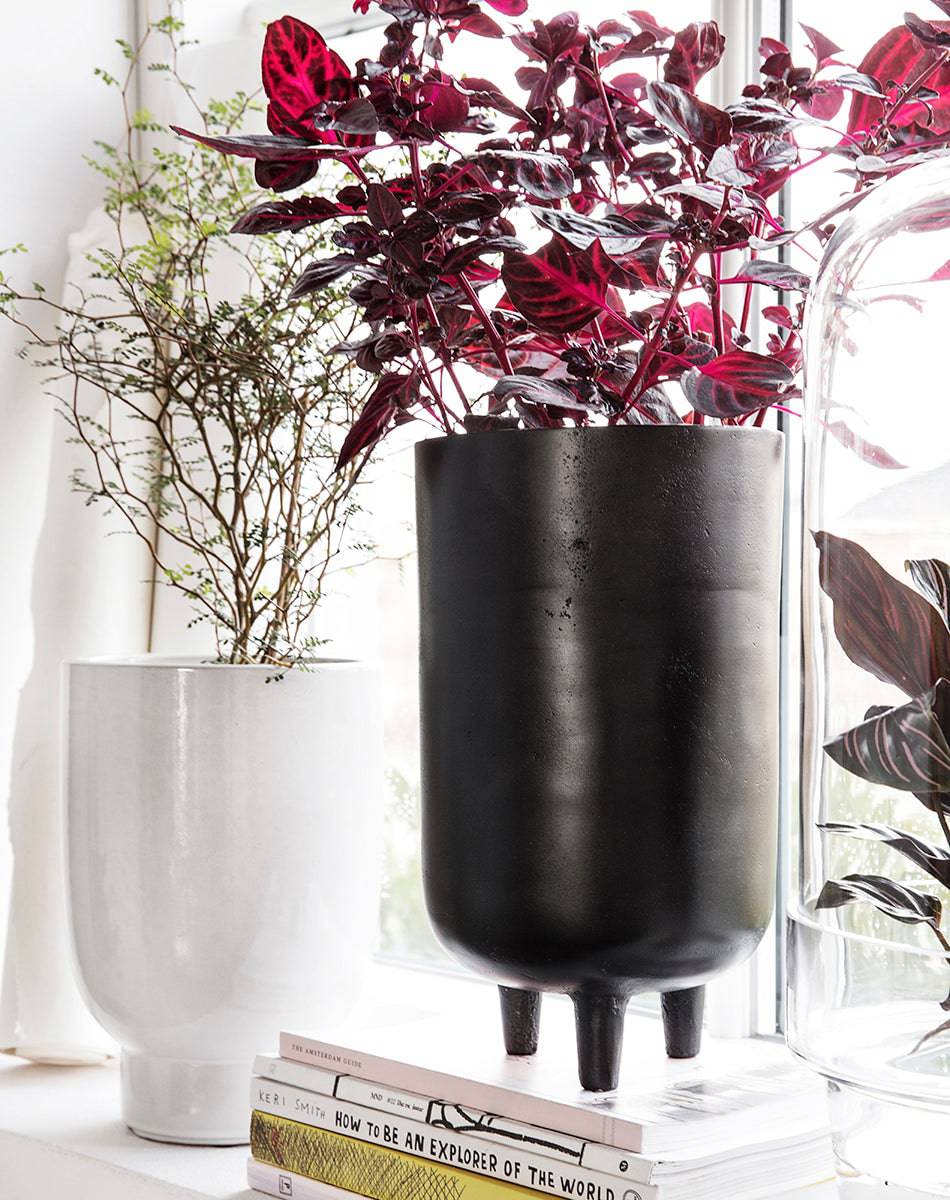Jang Black Planter