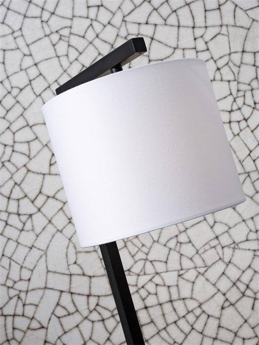 Boston 18 Table Lamp