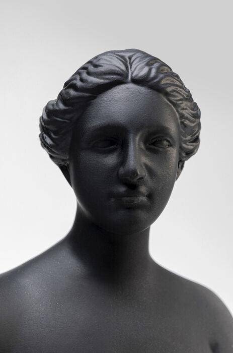 Classic Beauty Deco Figurine