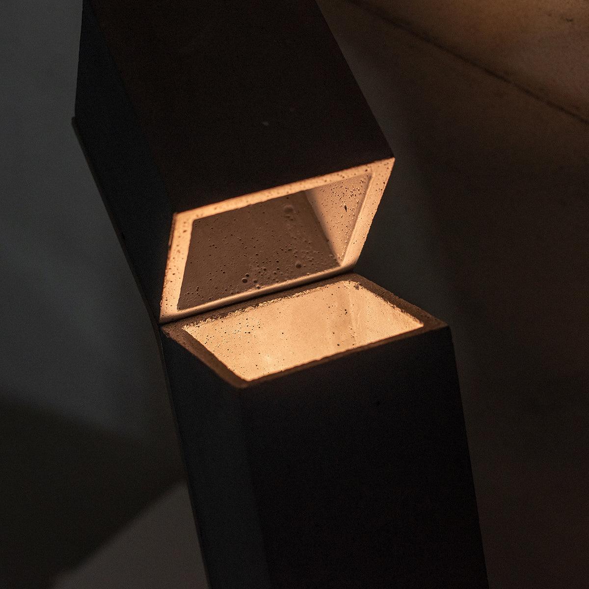 Robot Table Lamp - WOO .Design