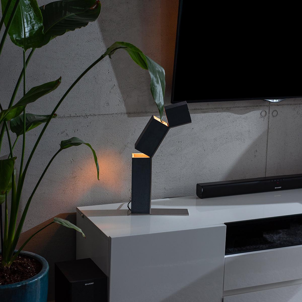 Robot Table Lamp - WOO .Design