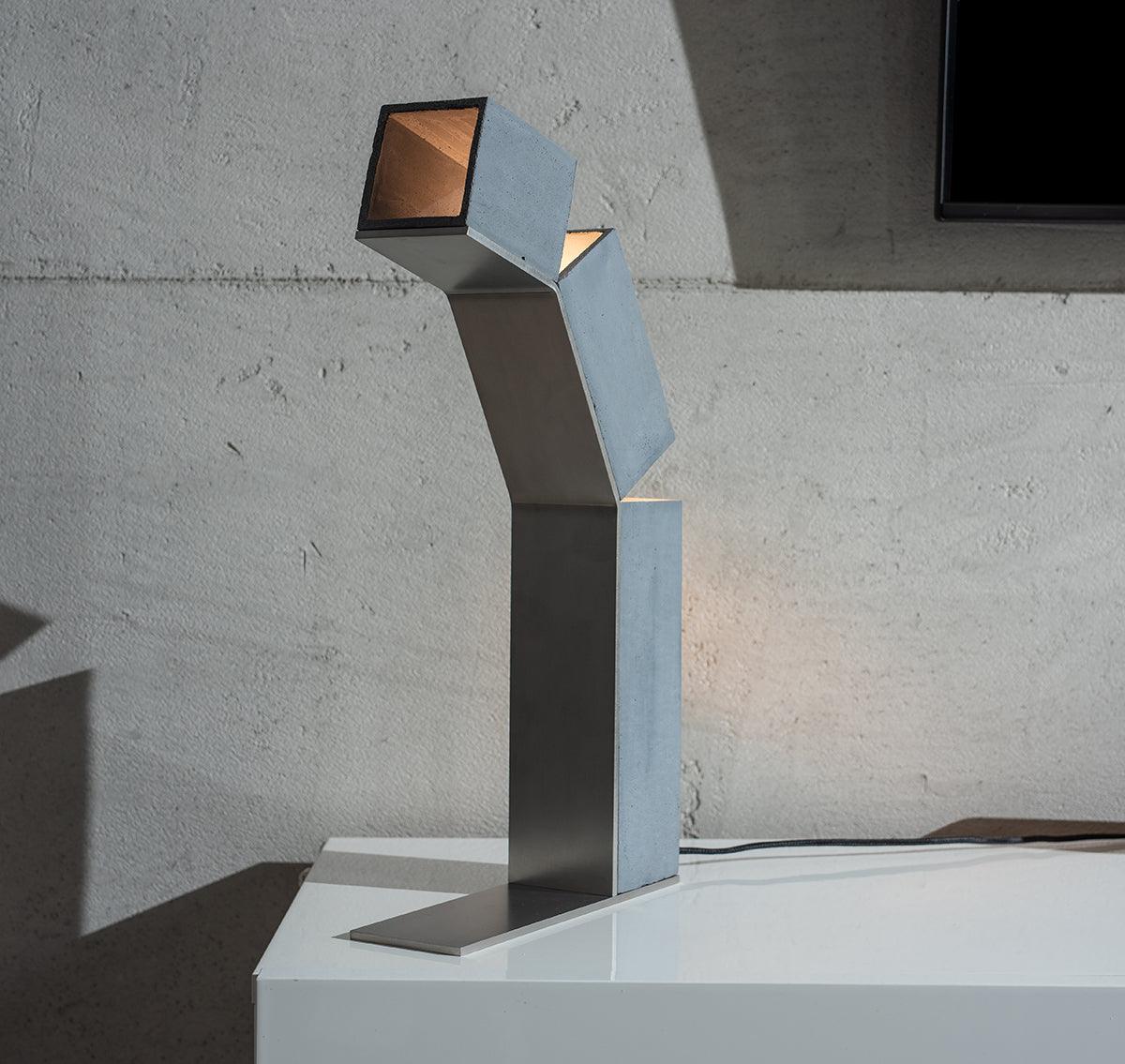 Robot Table Lamp - WOO .Design