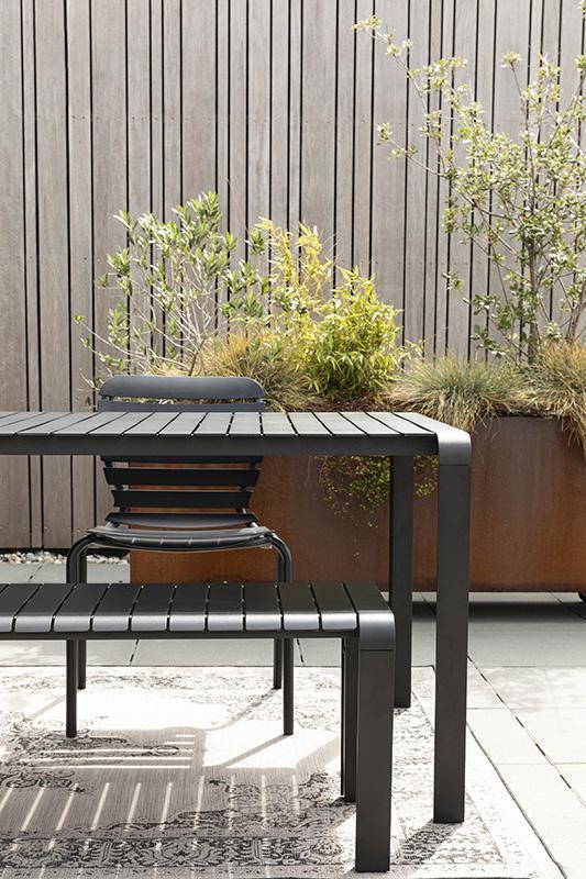 Vondel Garden Bench - WOO .Design