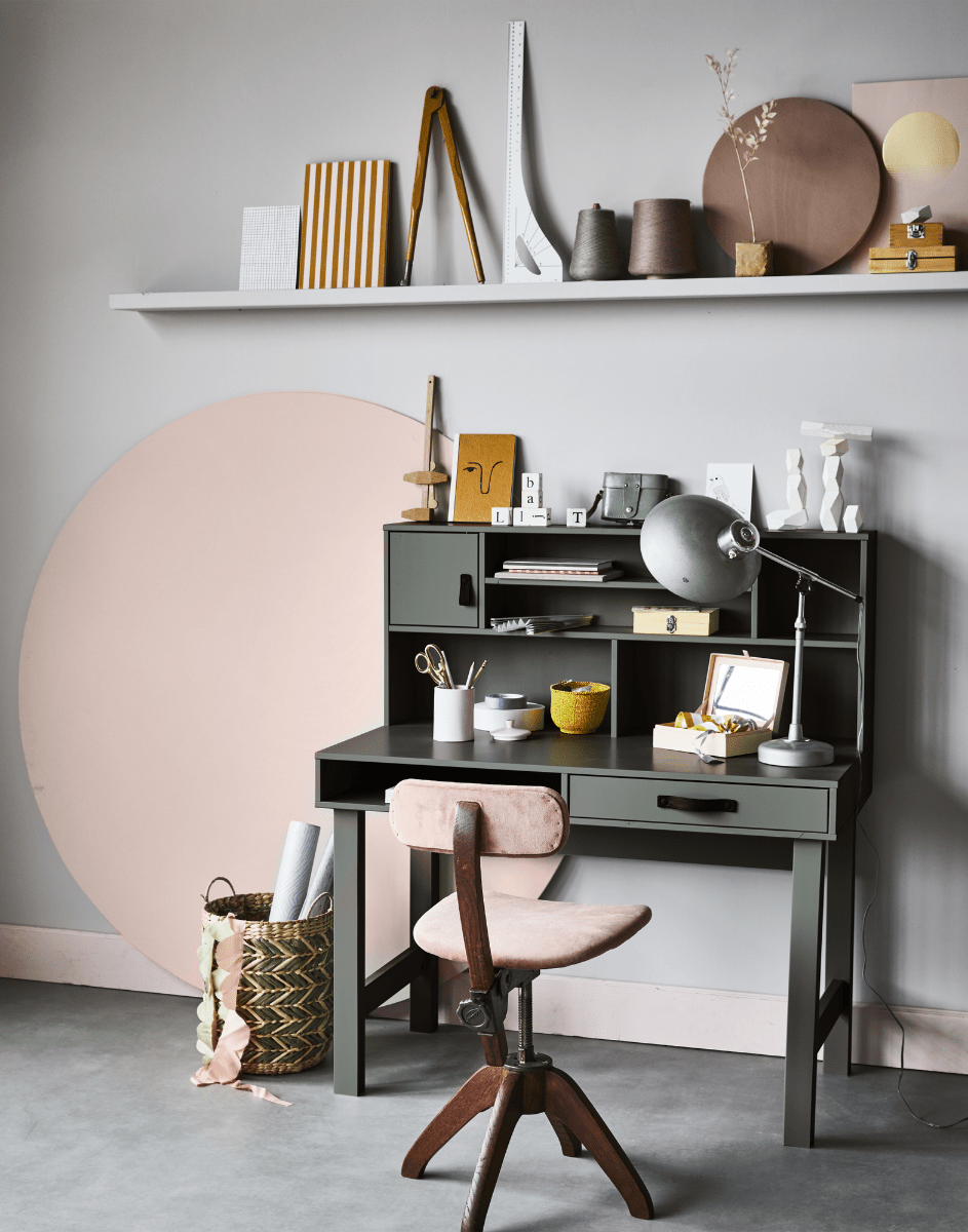 Stage Soap Pine Wood Desk
