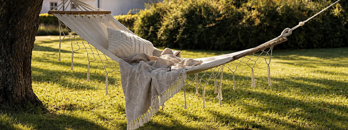 Hanging Chairs • WOO.design