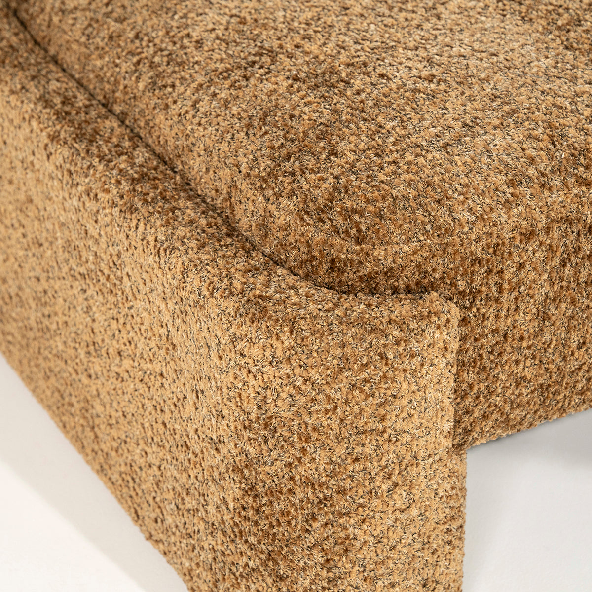 Omla Lounge Chair