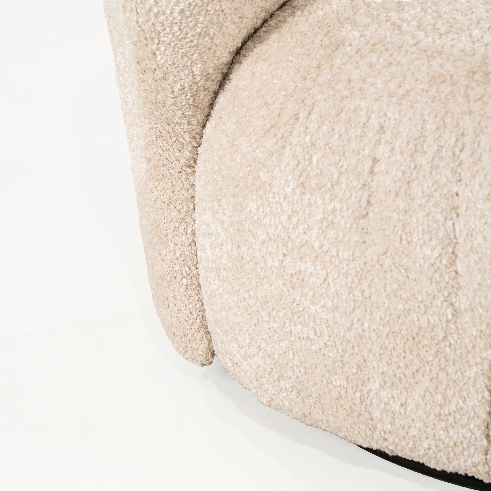 Roux Cusha Lounge Chair