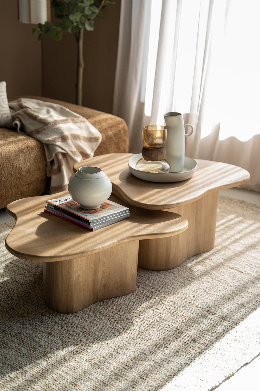 Fall Mango Wood Coffee Table (2/Set) (Display/Outlet)