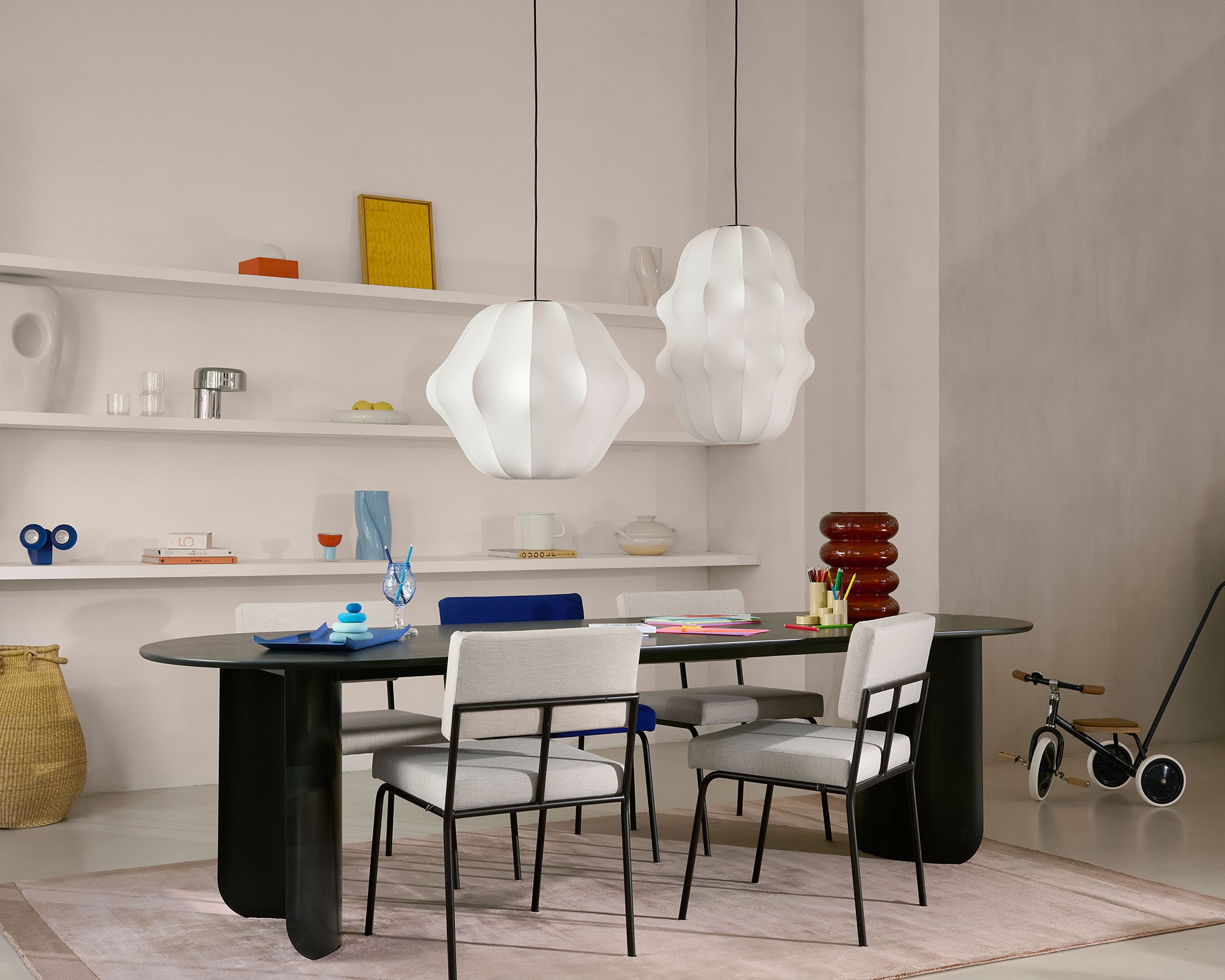 Plateau Oval Large Dining Table