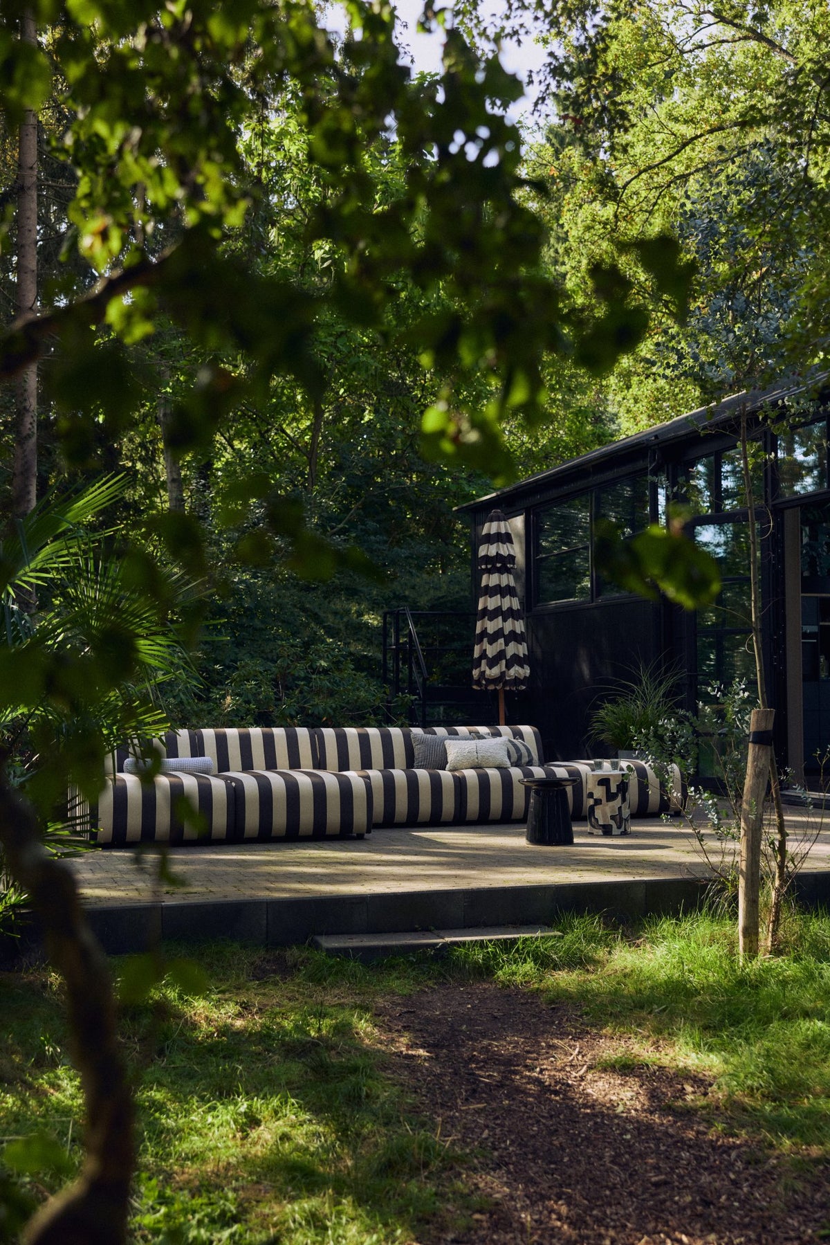 Bronco Outdoor Couch - Element Middle