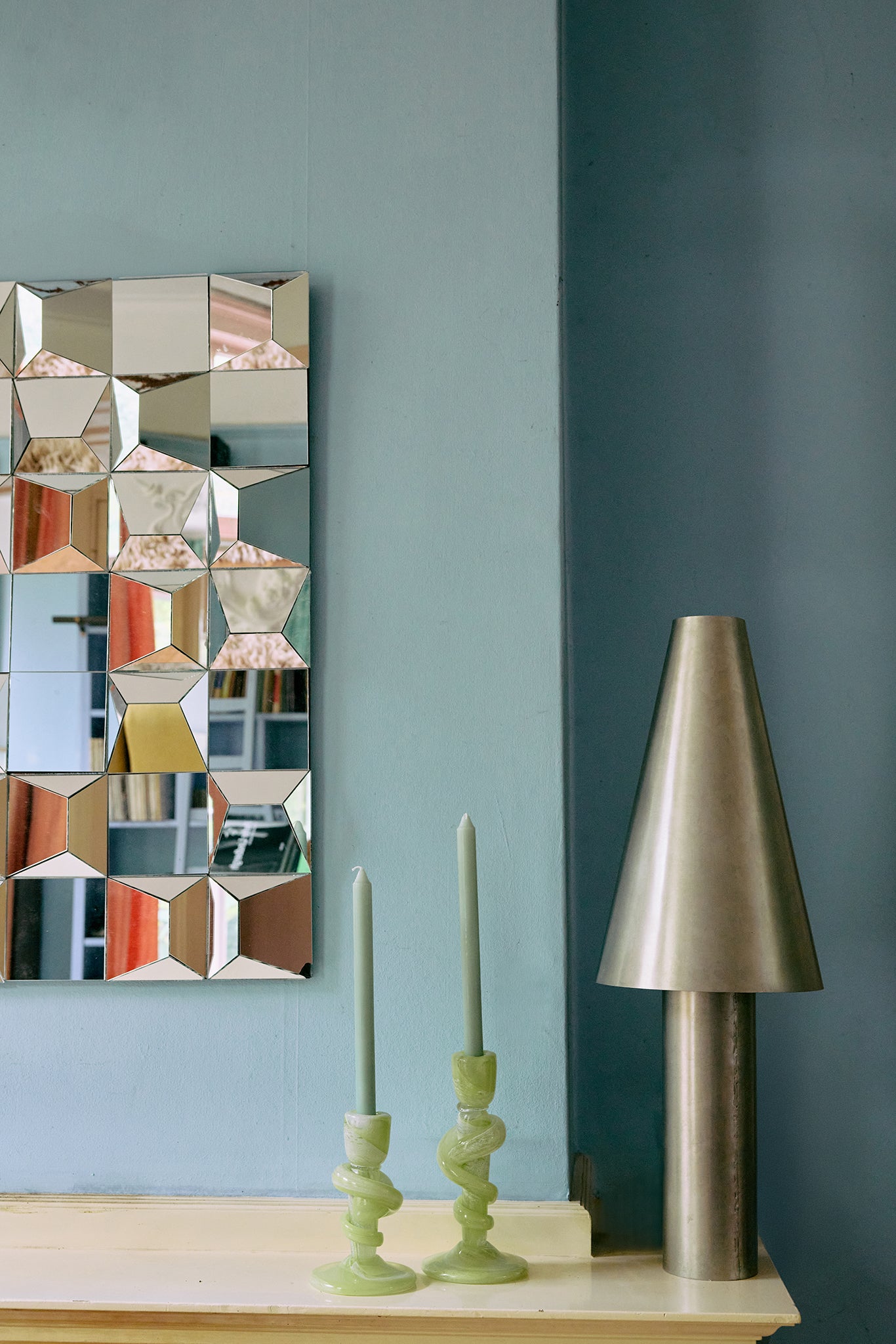 Metal Cone Table Lamp