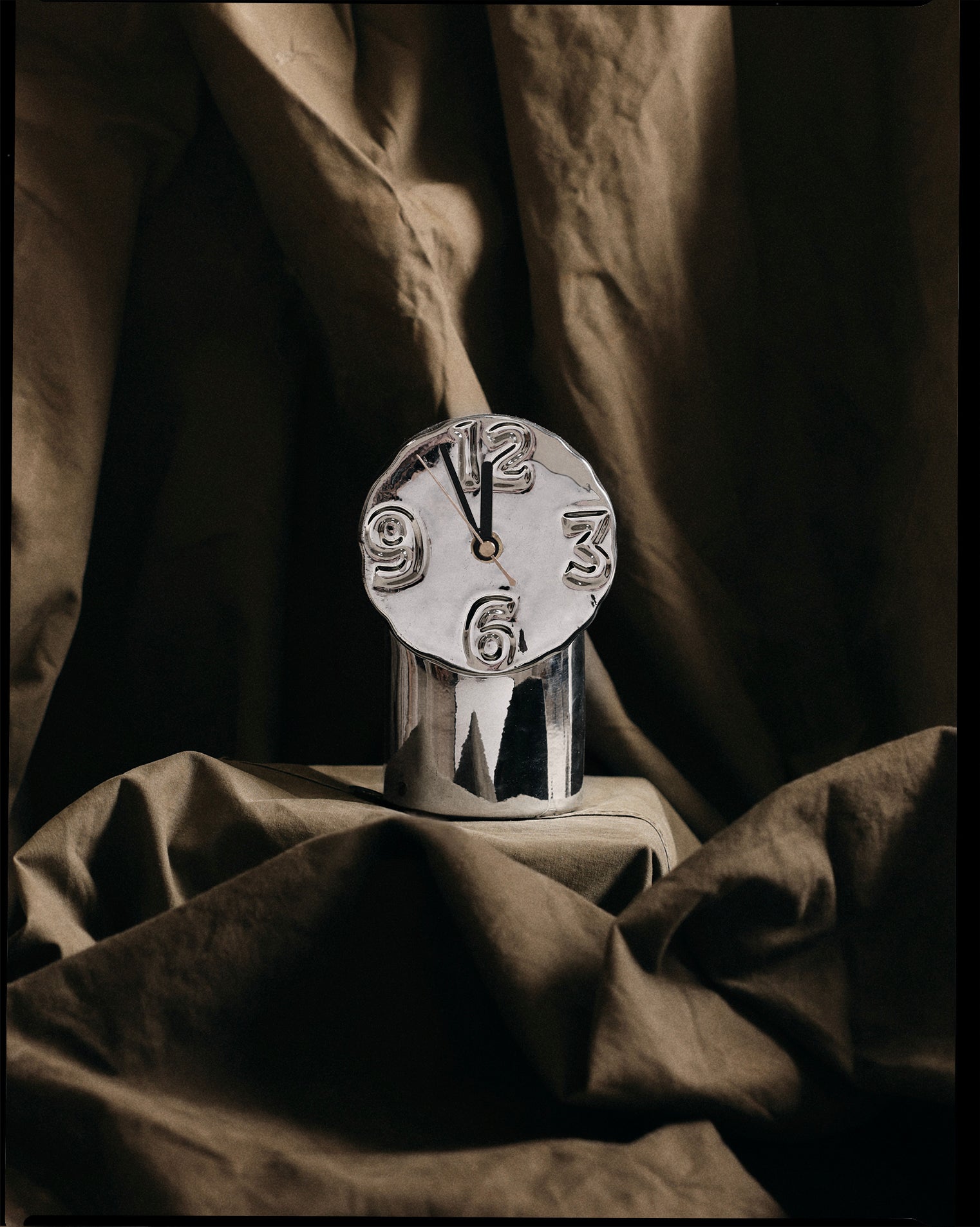 Retro Chrome Ceramic Clock