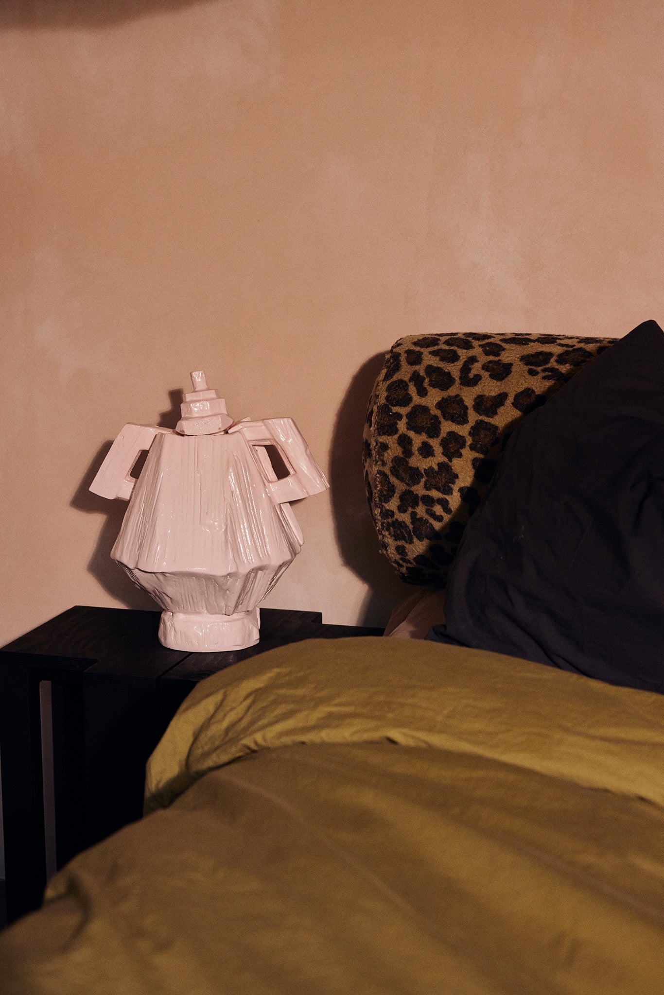 Teun Zwets Lilac Amfora Vase