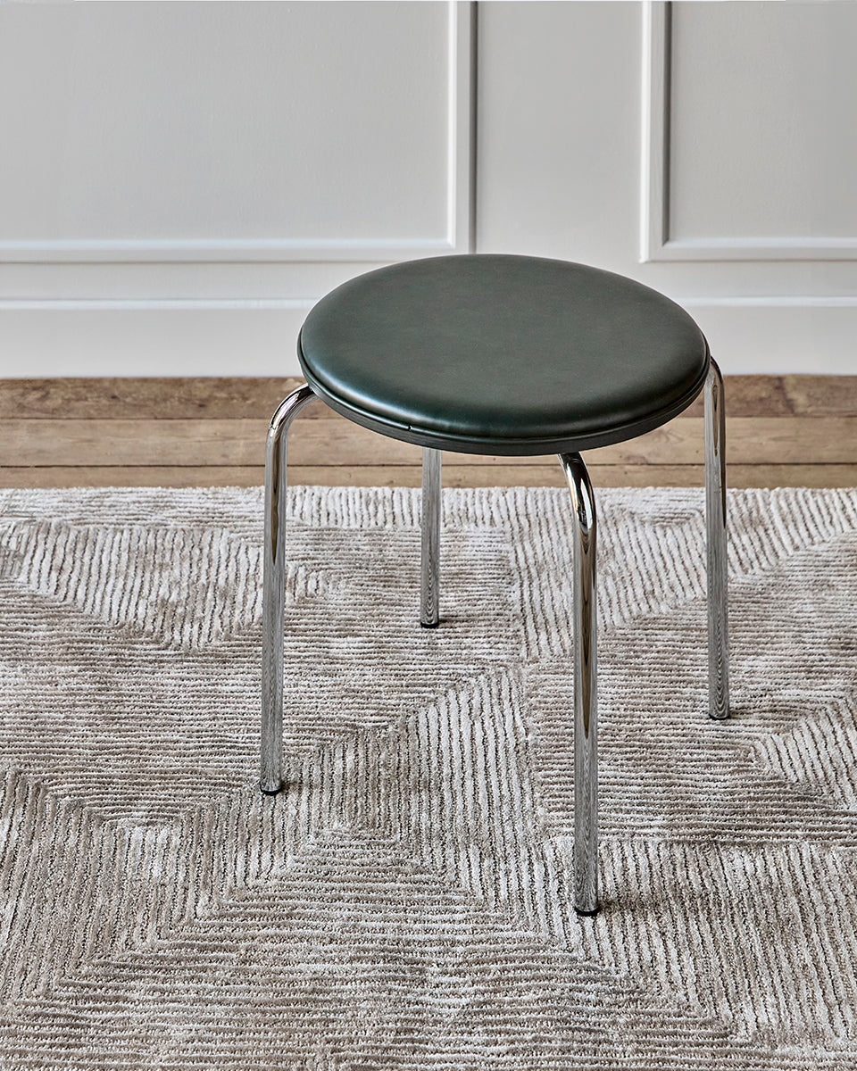 Comma Stool