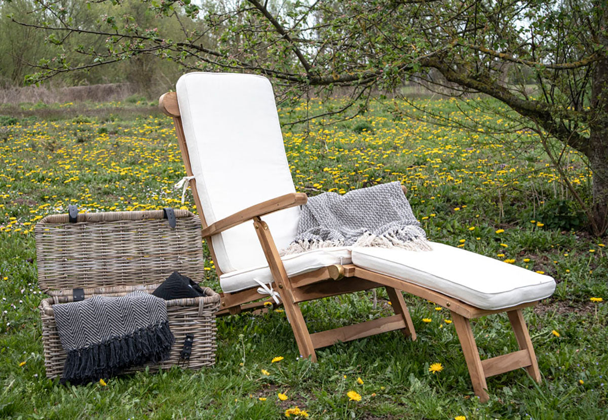 Arrecife Teak Wood Deck Chair with Cushion