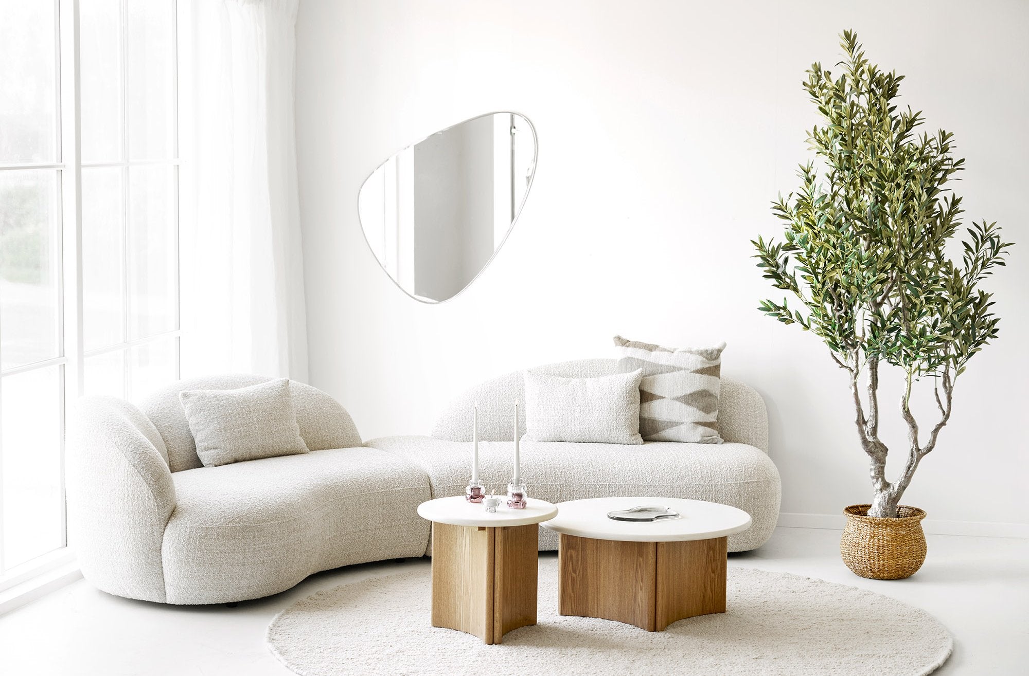 Bela Round Rug