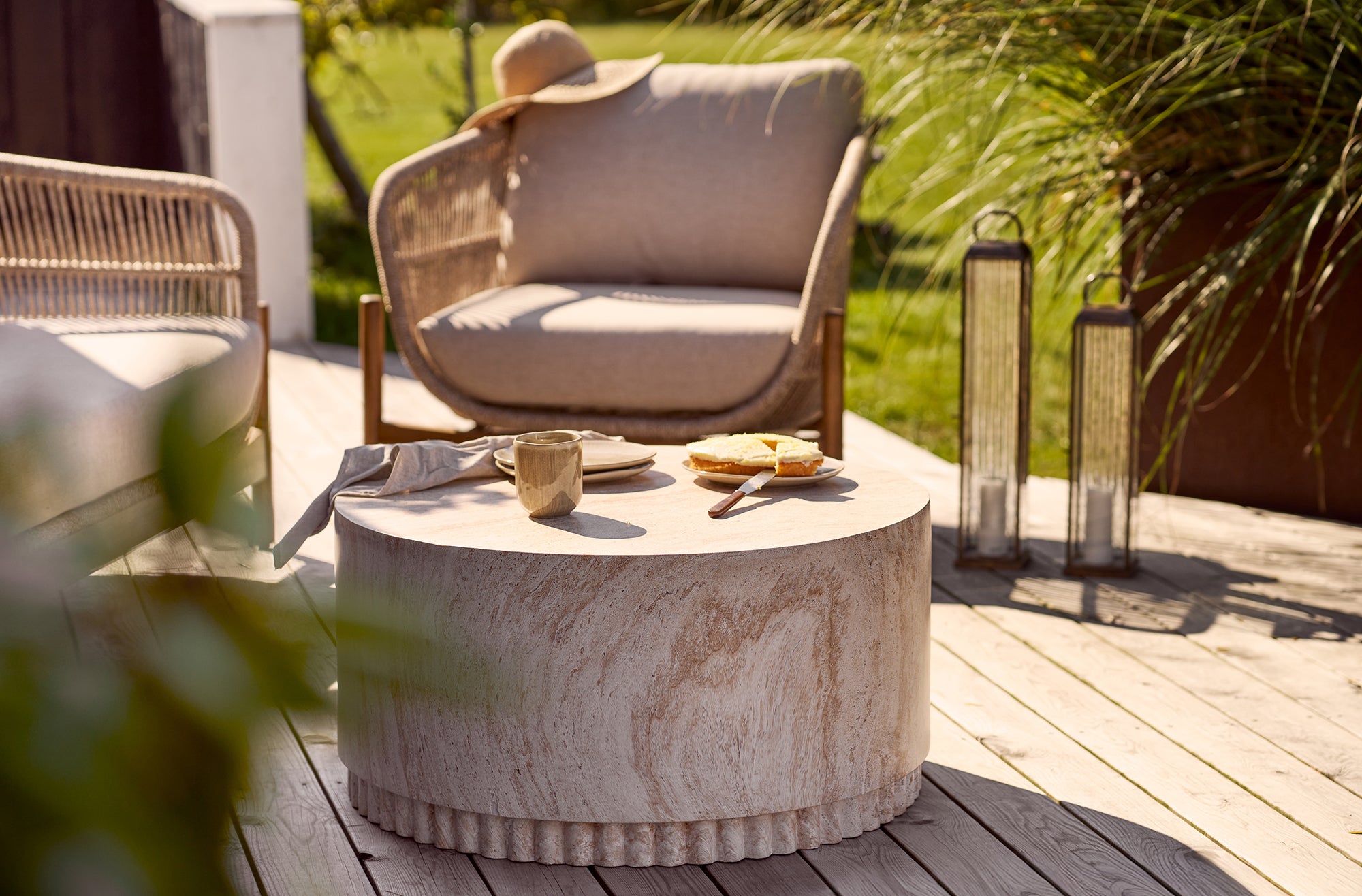 Bonn Coffee Table with Fluted Base