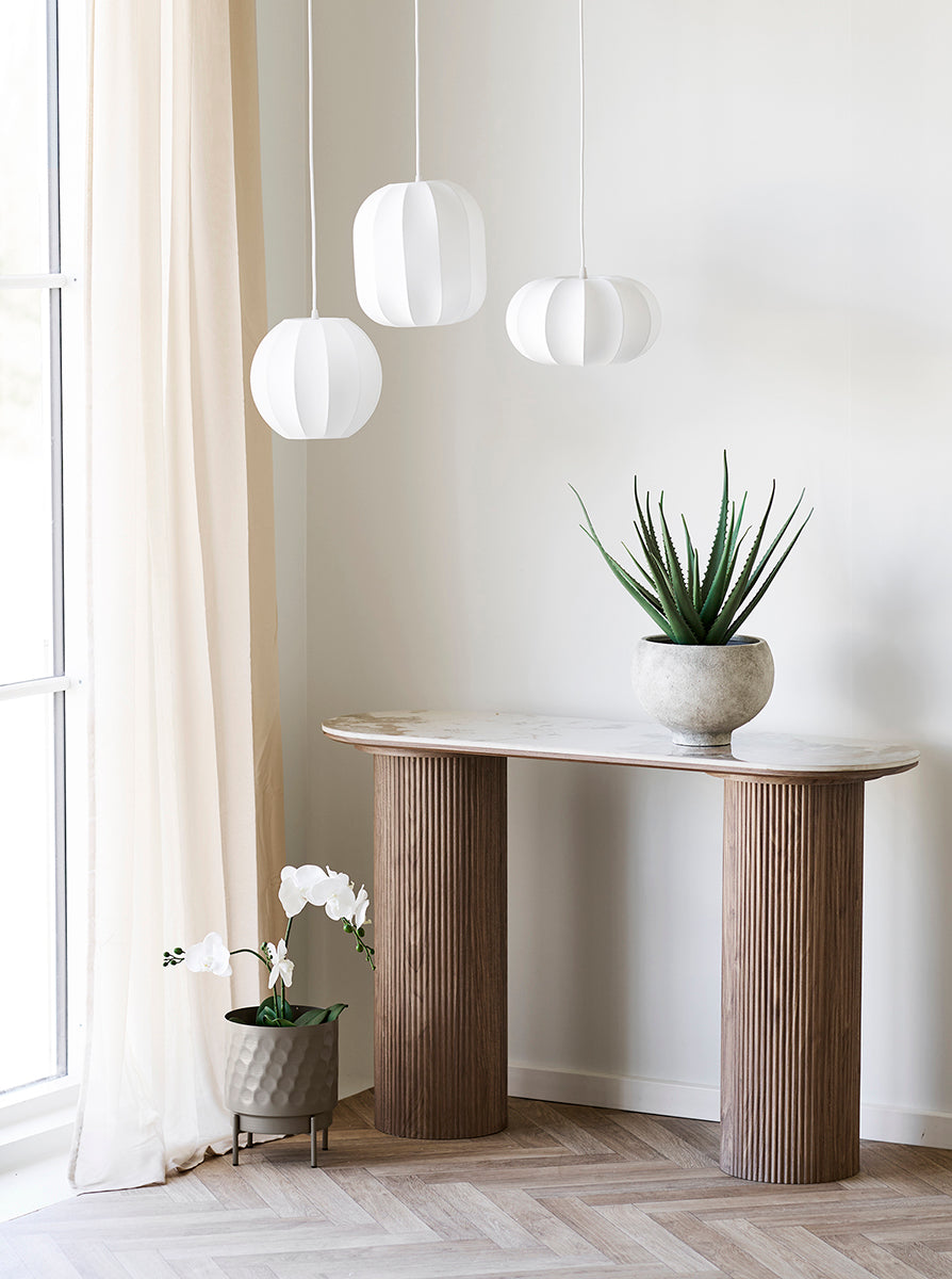 Leo Brown Flowerpots