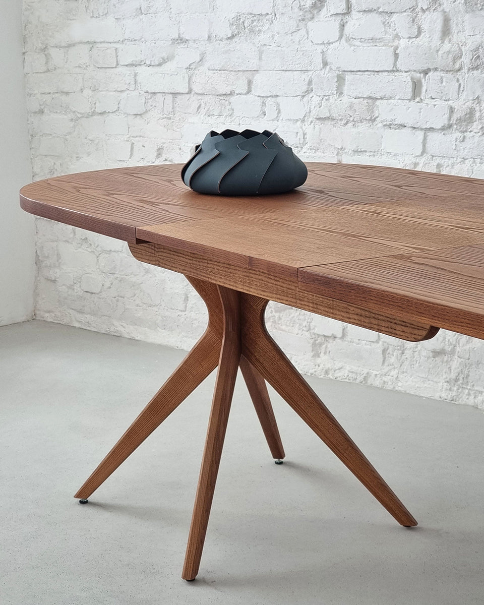 Juubi Oval Dining Table