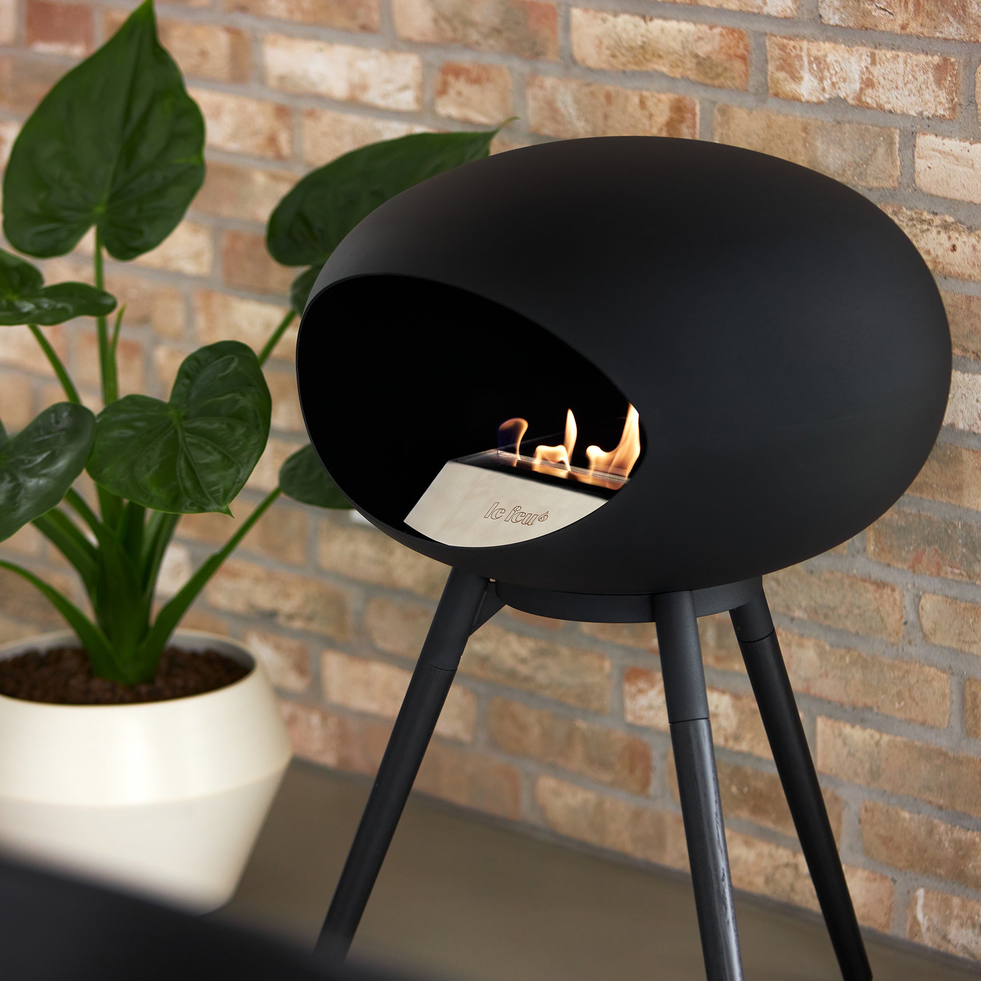 Ground Wood Low Black Bio Fireplace