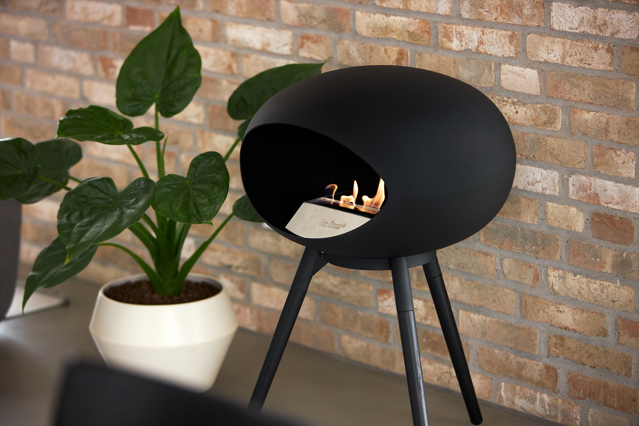 Ground Wood Low Black Bio Fireplace
