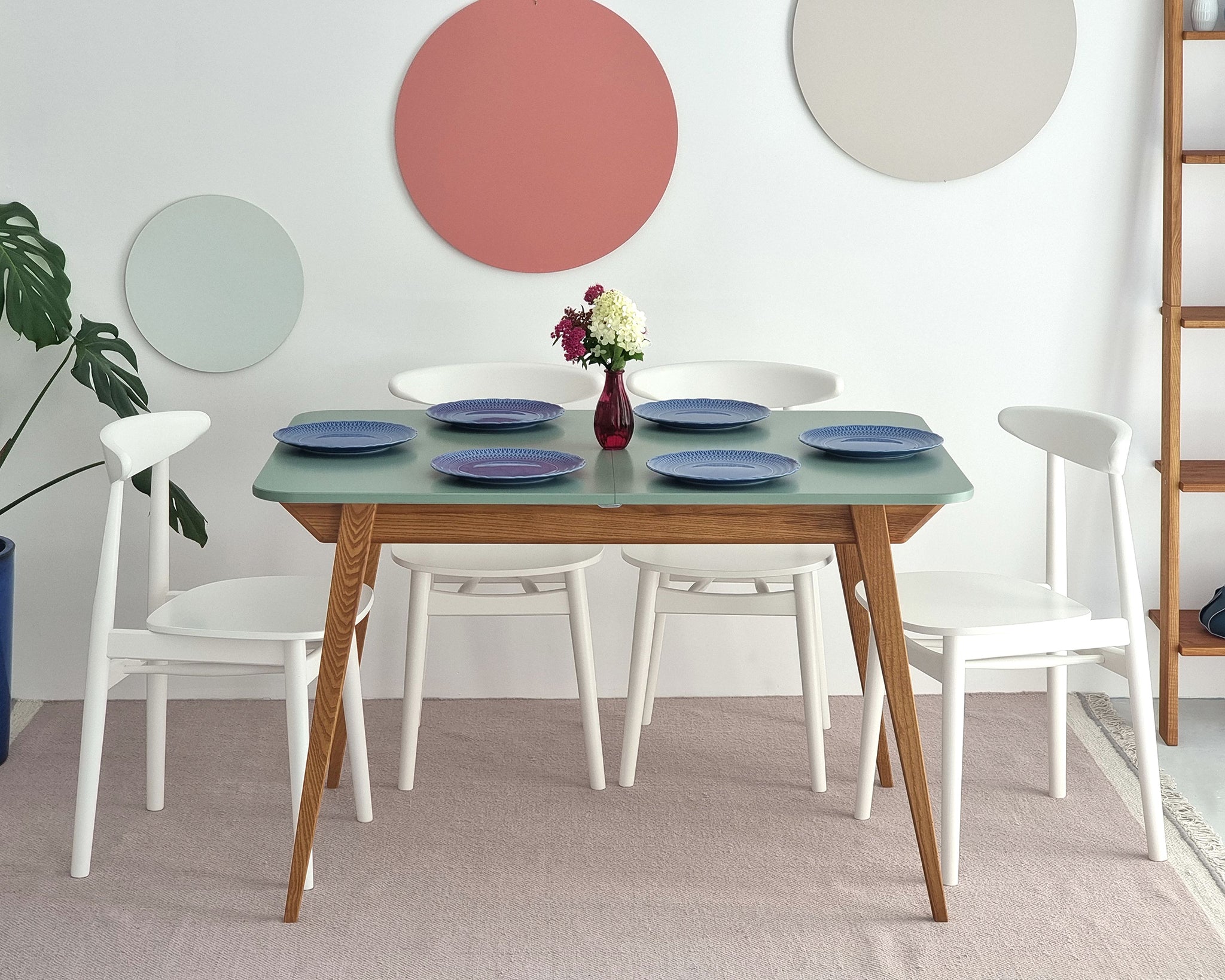 Envelope Bold Extendable Dining Table