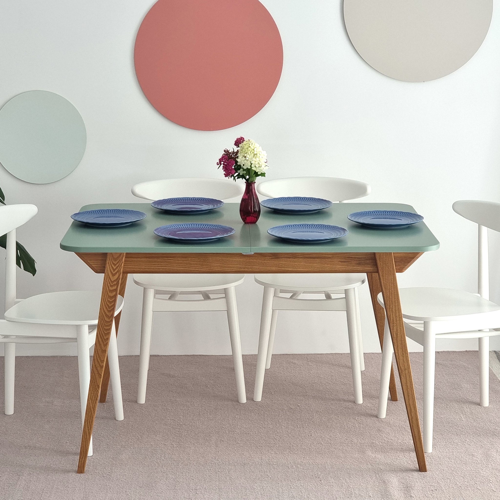 Envelope Bold Extendable Dining Table