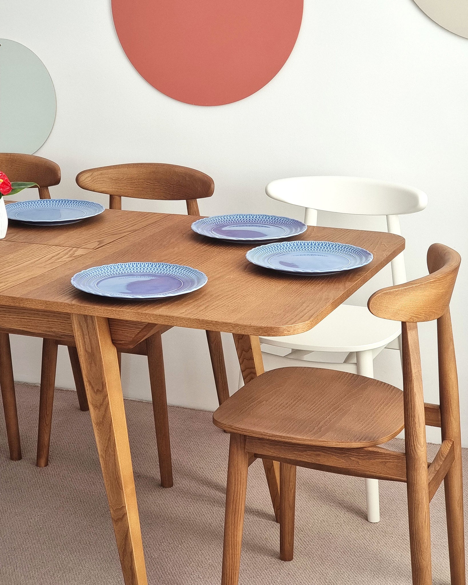 Envelope Bold Veneered Extendable Dining Table
