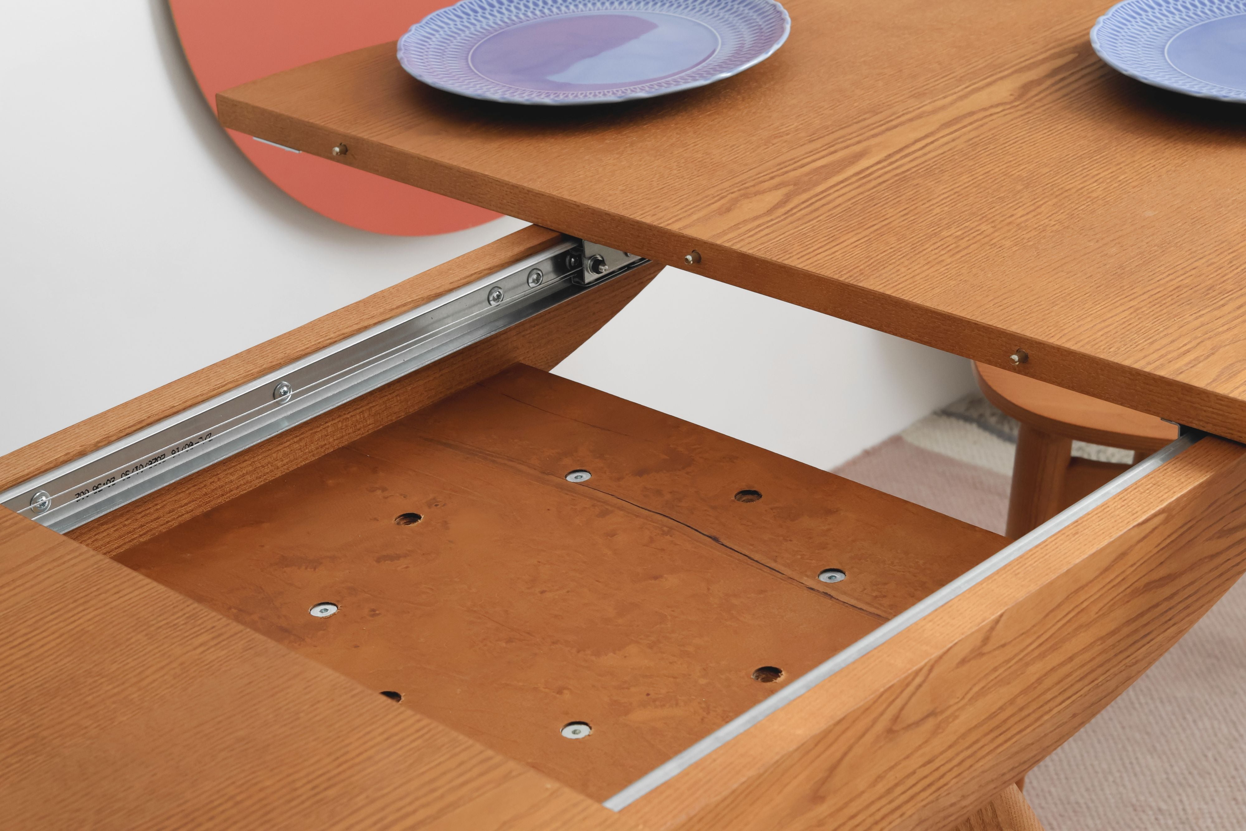 Leaves Extendable Dining Table