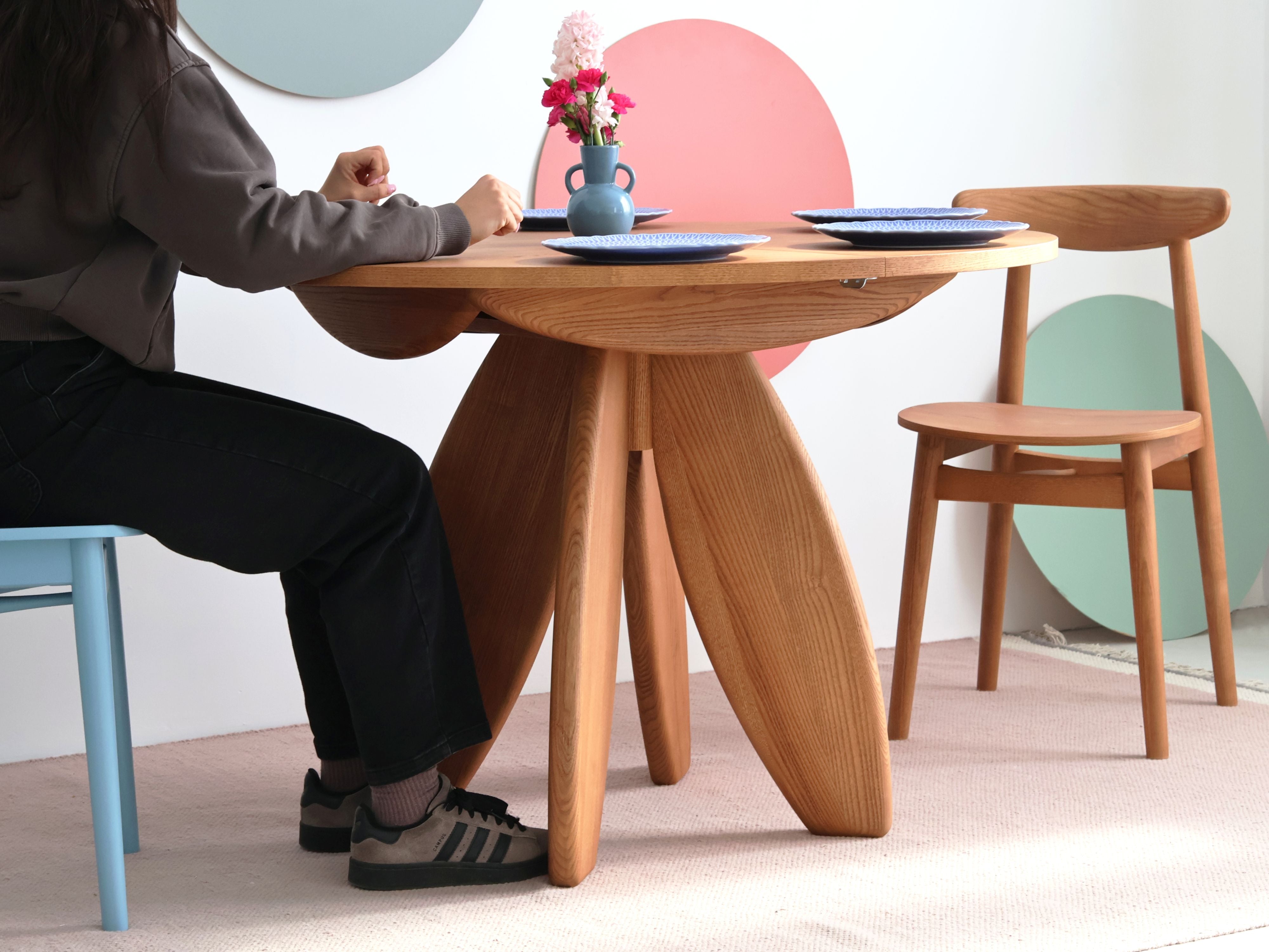 Leaves Extendable Dining Table