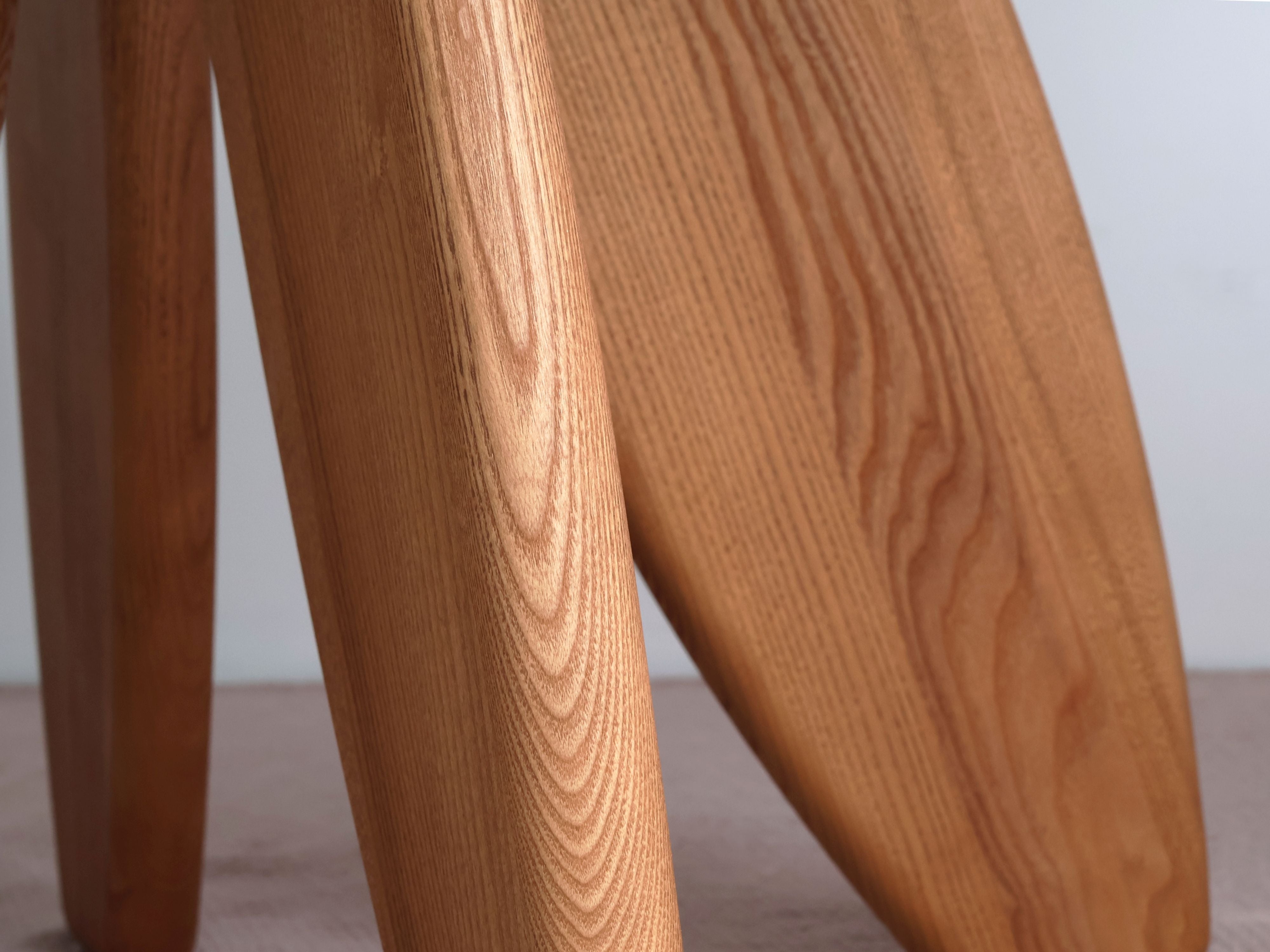 Leaves Extendable Dining Table