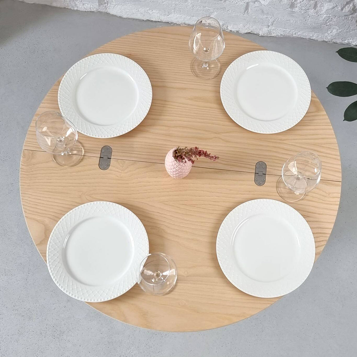 Jubi Extendable Veneered Dining Table - WOO .Design