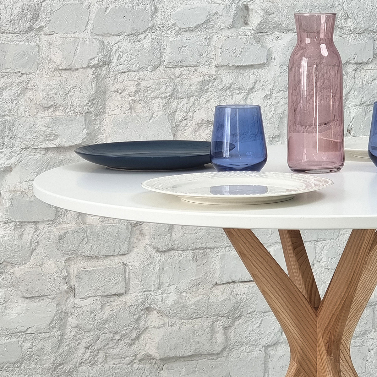 Jubi Round Dining Table - WOO .Design