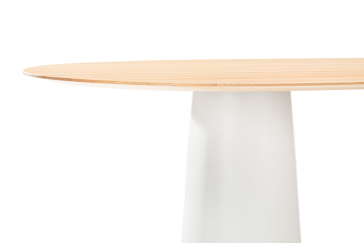 P.O.V. 464 Oval Dining Table