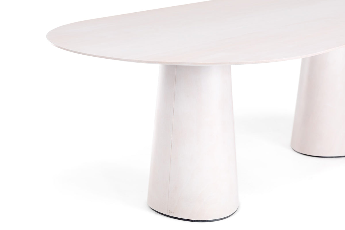 P.O.V. 464 Oval Dining Table