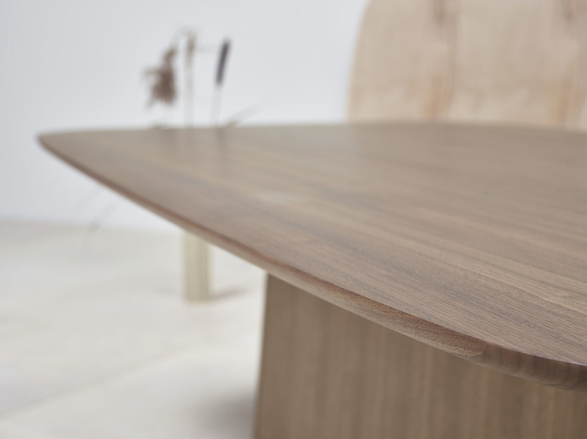 P.O.V. 466 Spherical Dining Table