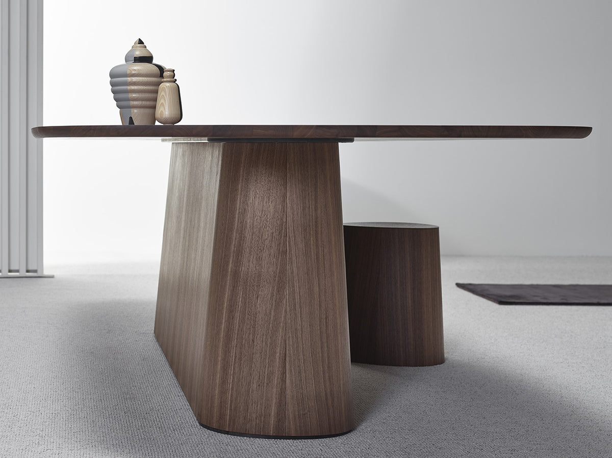 P.O.V. 466 Spherical Dining Table