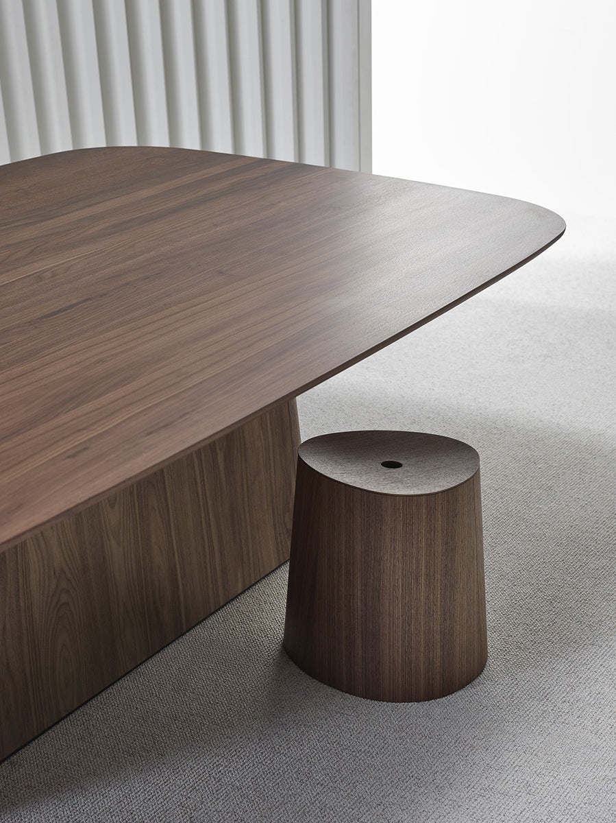 P.O.V. 466 Spherical Dining Table