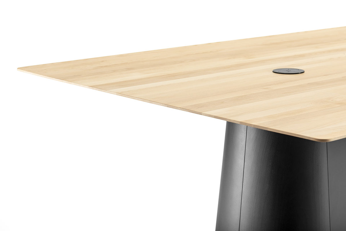 P.O.V. 467 Rectangular Dining Table