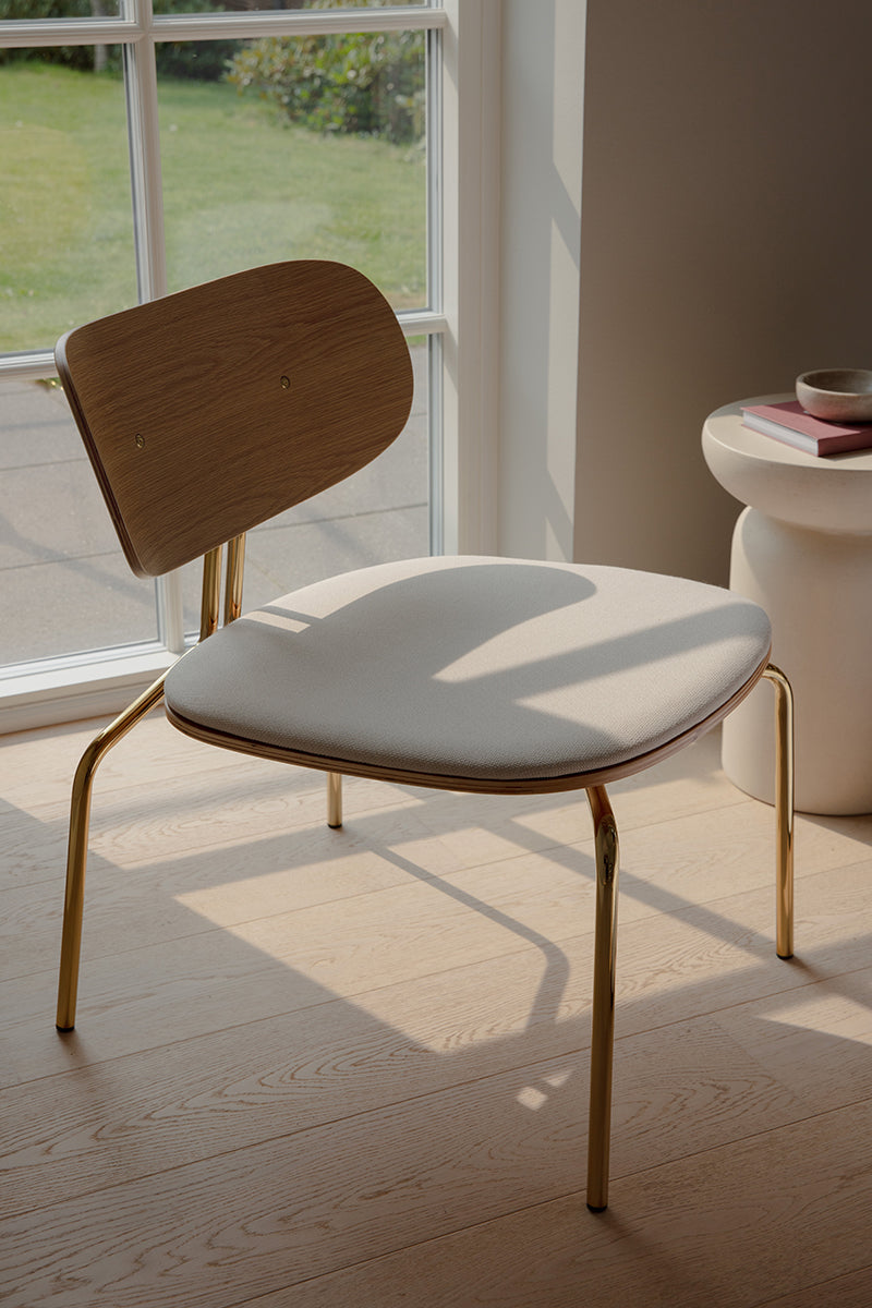 Curious Lounge Chair with Teddy Cushion