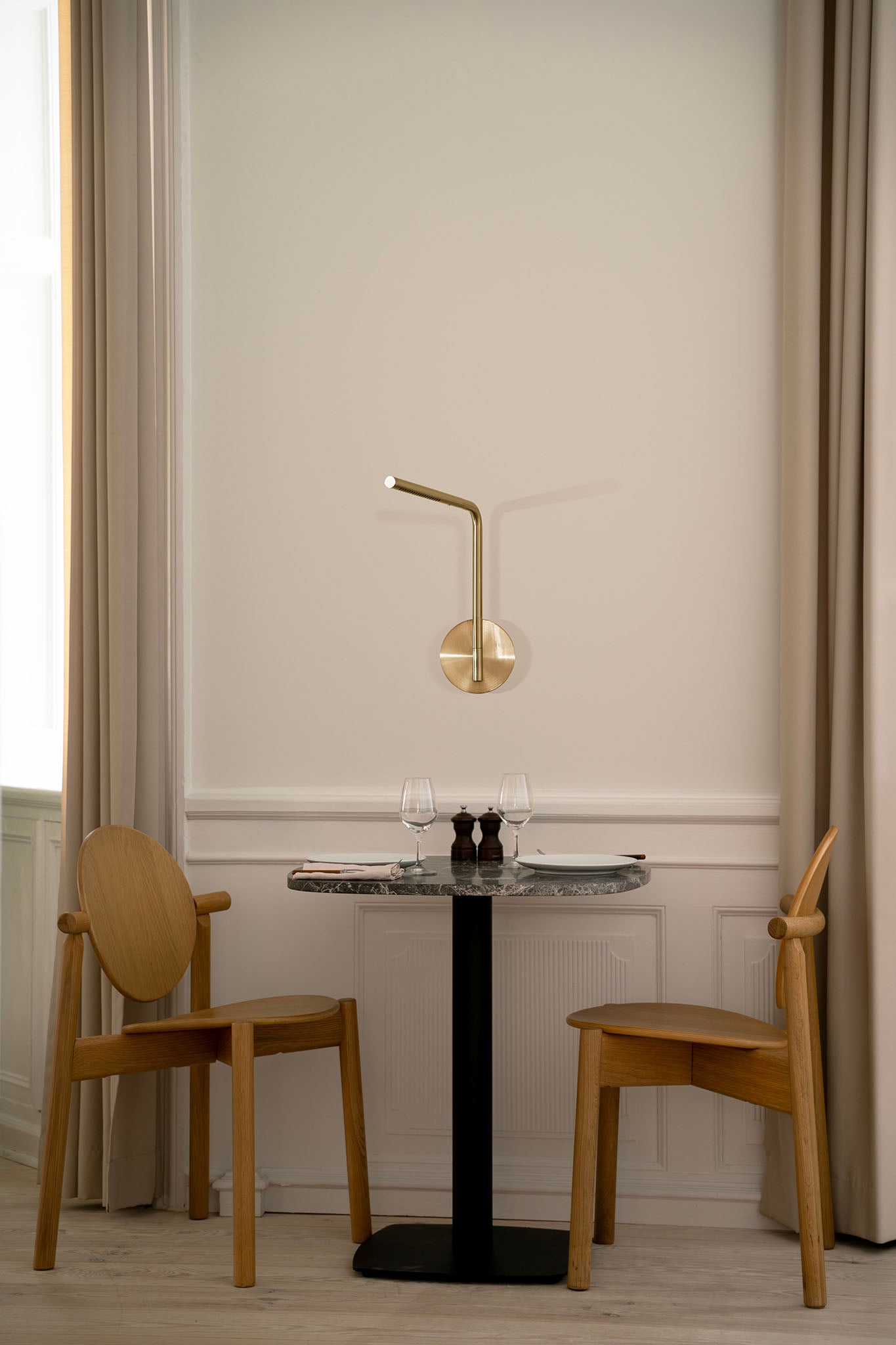 Omni Pivot Wall Lamp