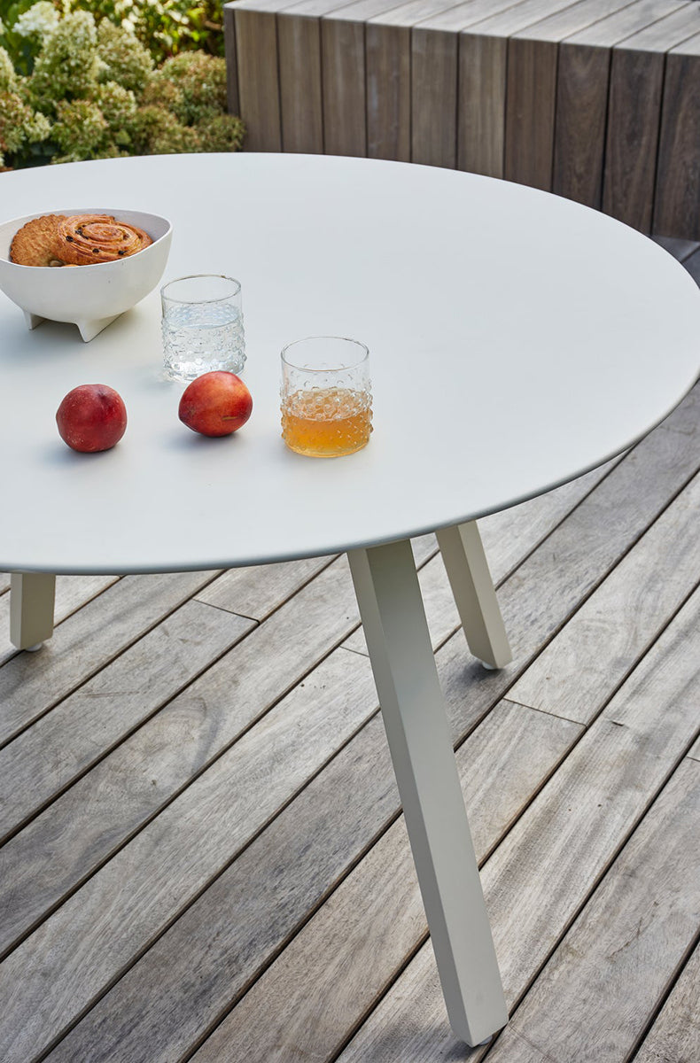 Auke Mist Garden Table