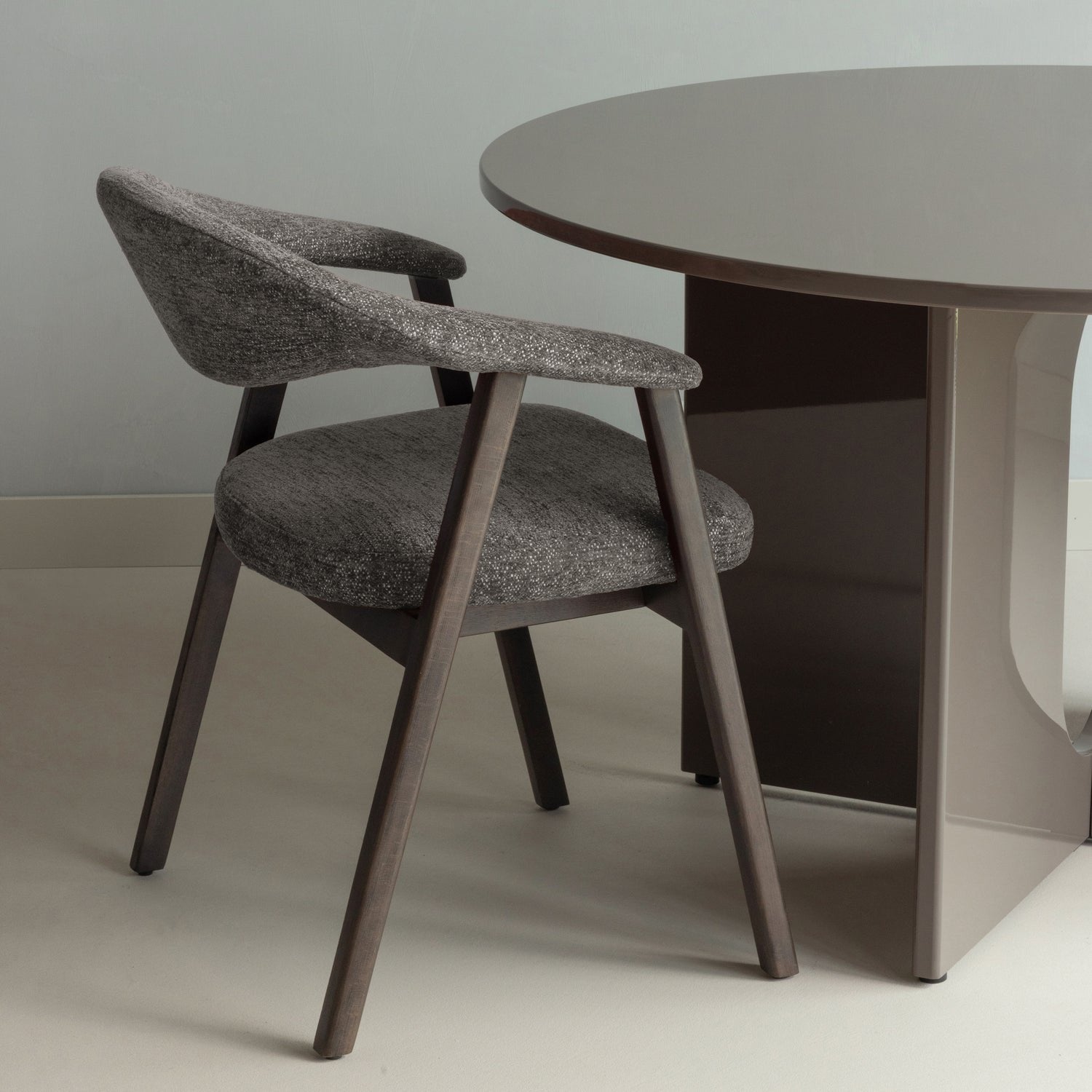 Avar Dining Chair with Armrest