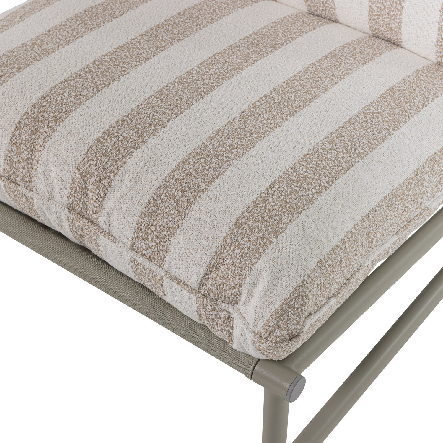 Elvo Garden Lounge Chair