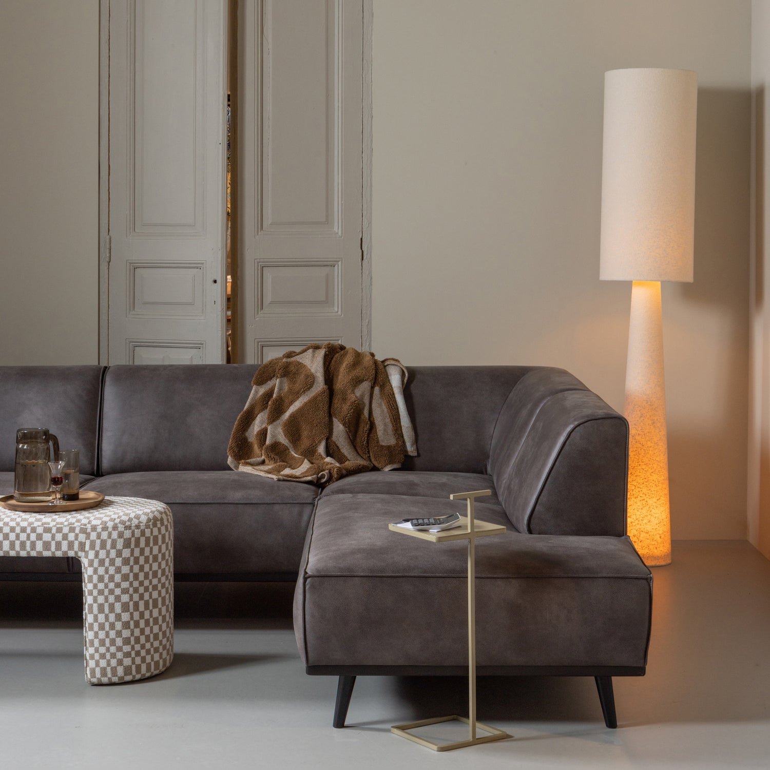 Jacob Sand Pattern Chess Bench